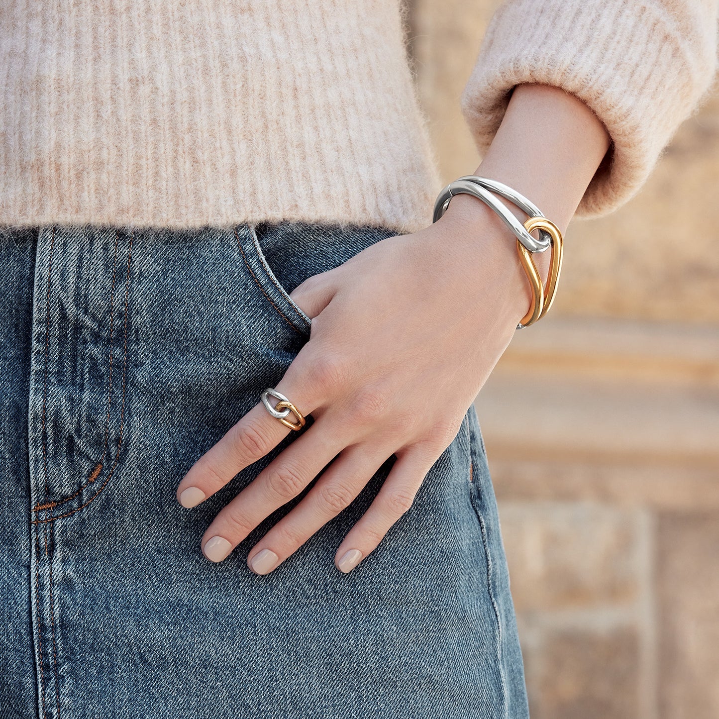 J63242 Interlok Curve 2tn Ring