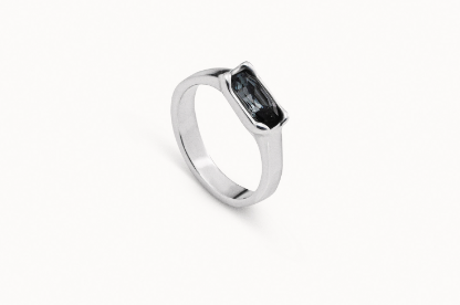 Uno de 50 ANI0702NGRMTL Cobra Ring