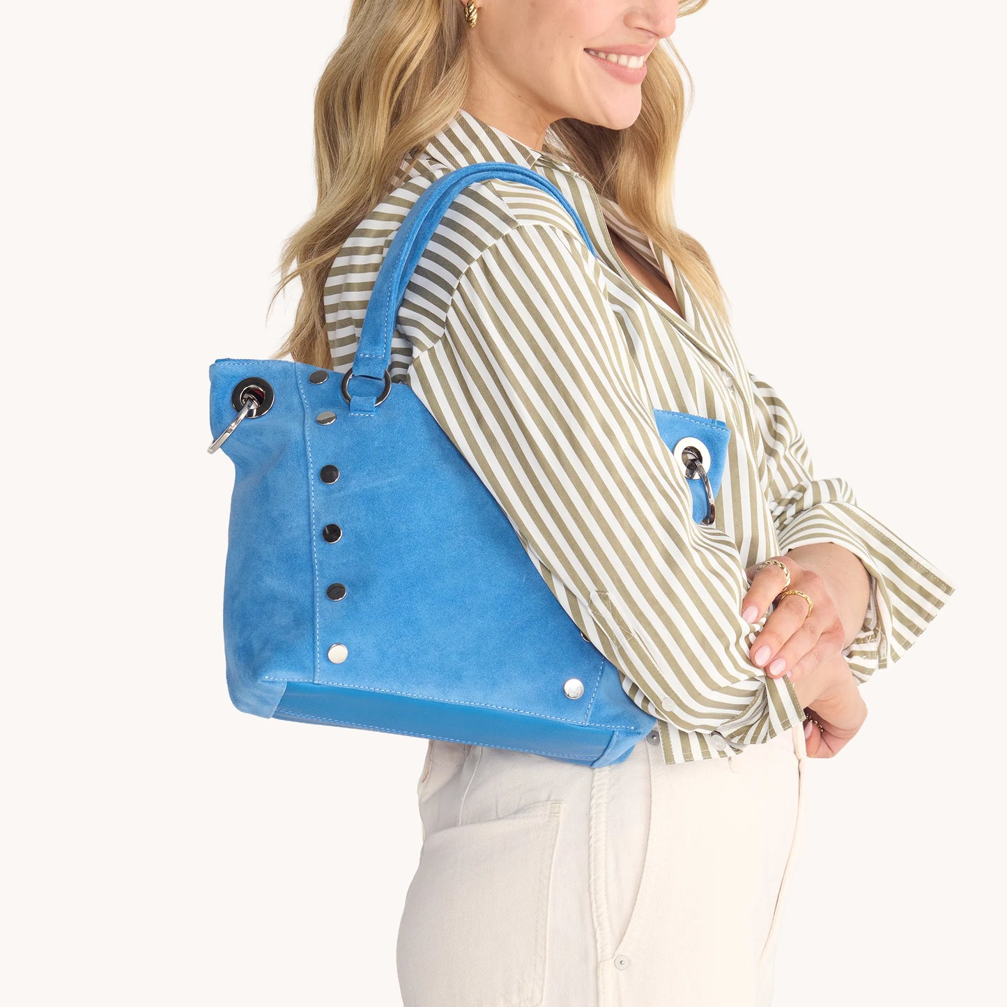 PREORDER NOW! Daniel Medium Hydrangea Suede Silver