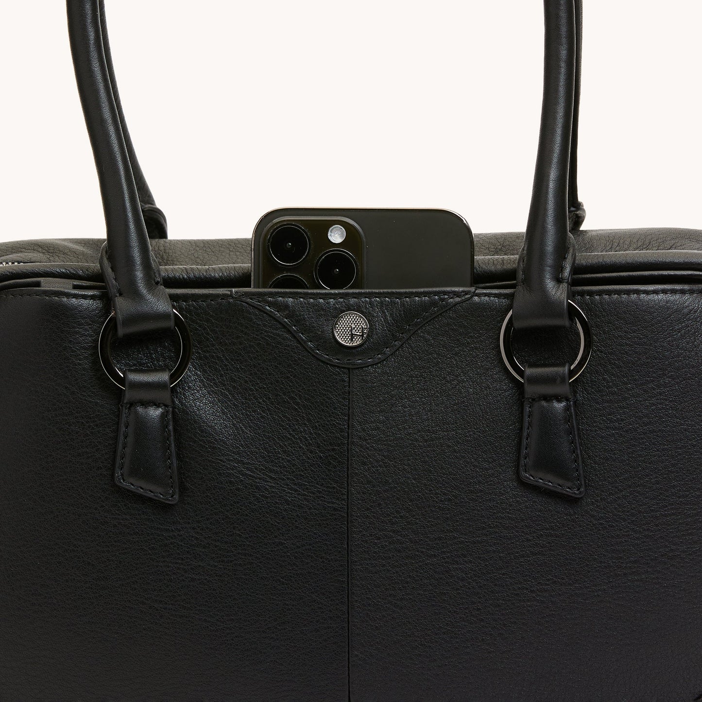 Meredith Med Black/Gunmetal