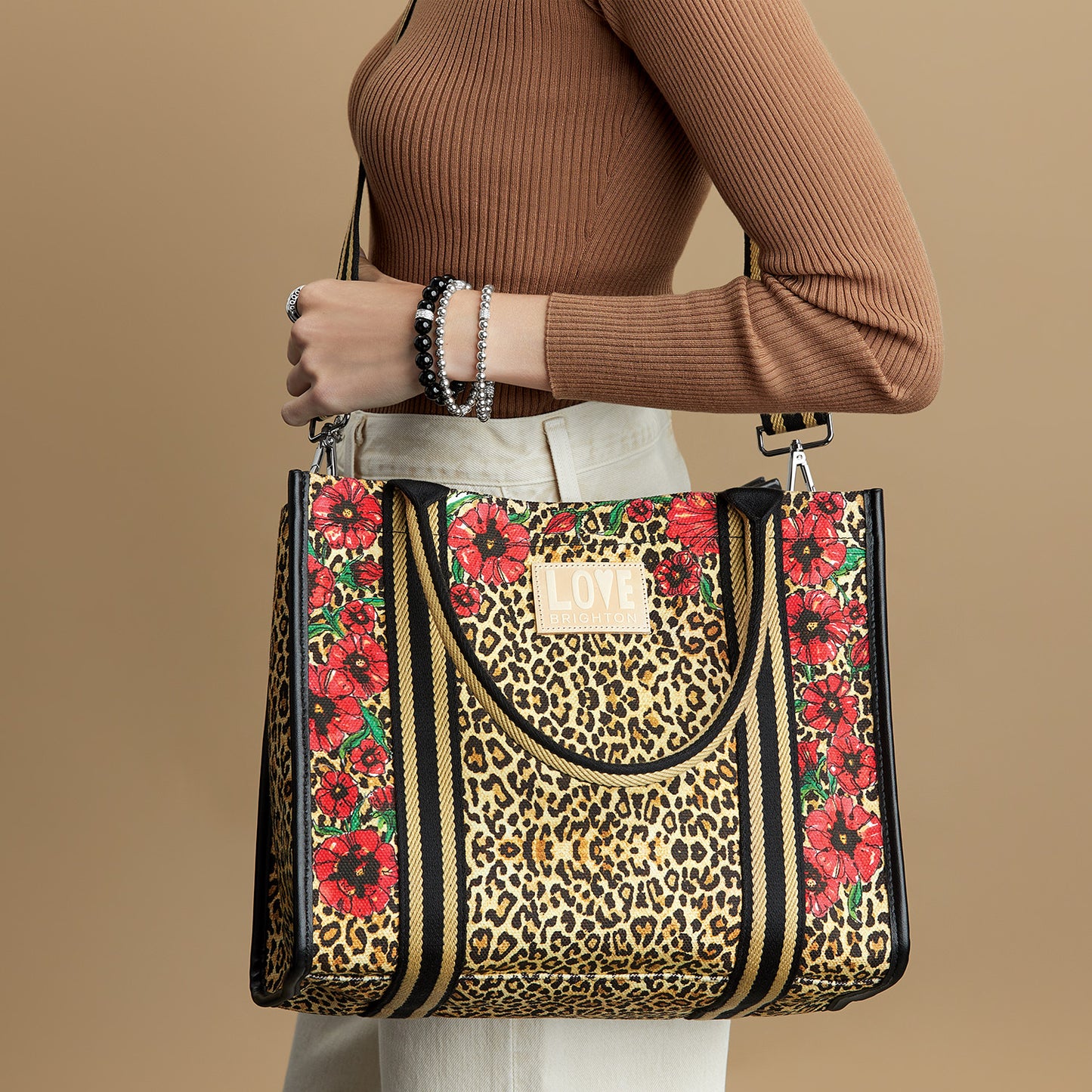 H10814 Leopard Dynasty Canvas Carry All