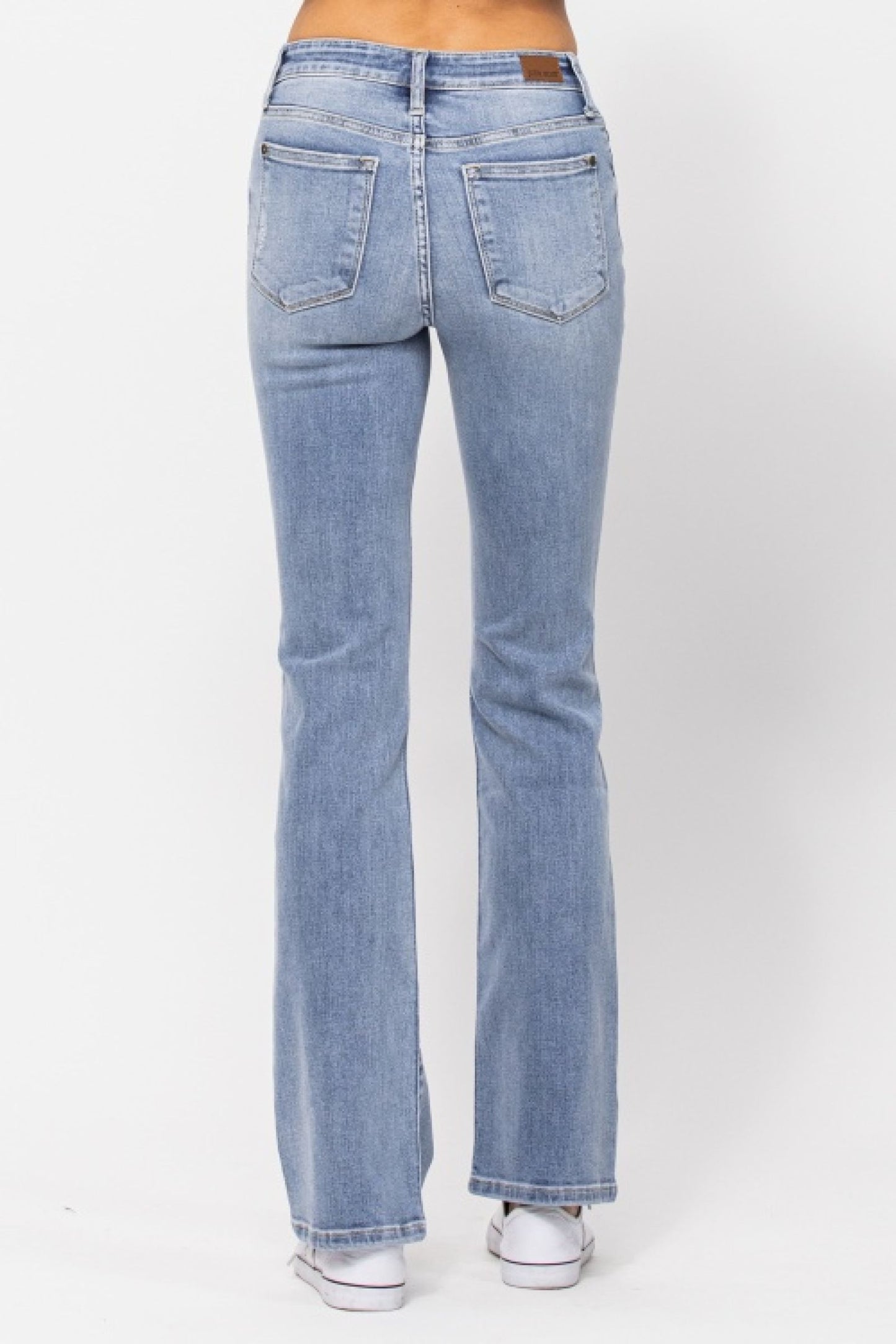 82337 MID-RISE NON DISTRESSED BOOTCUT