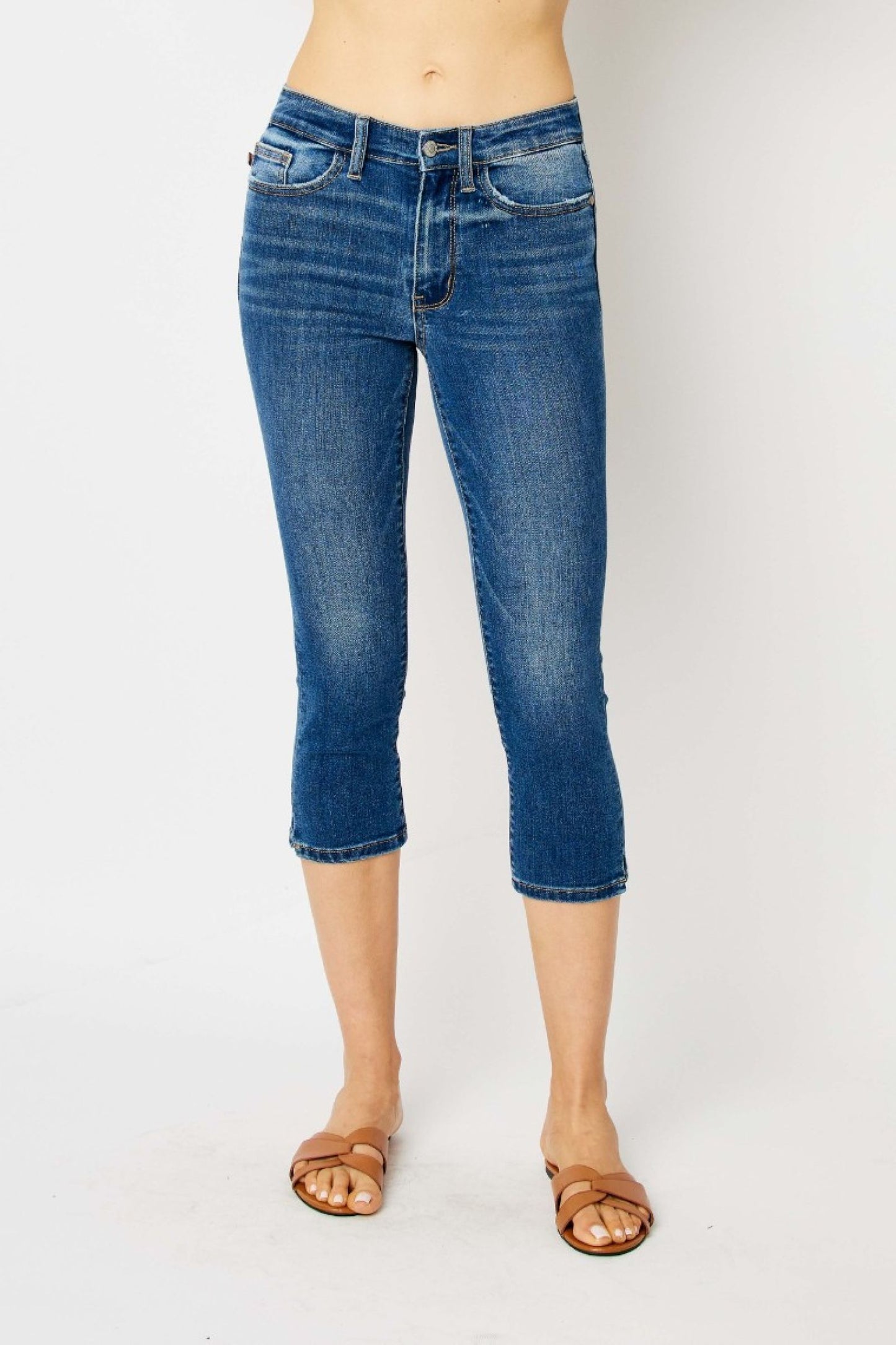 72113 Judy Blue Midrise Capri with Side Slit