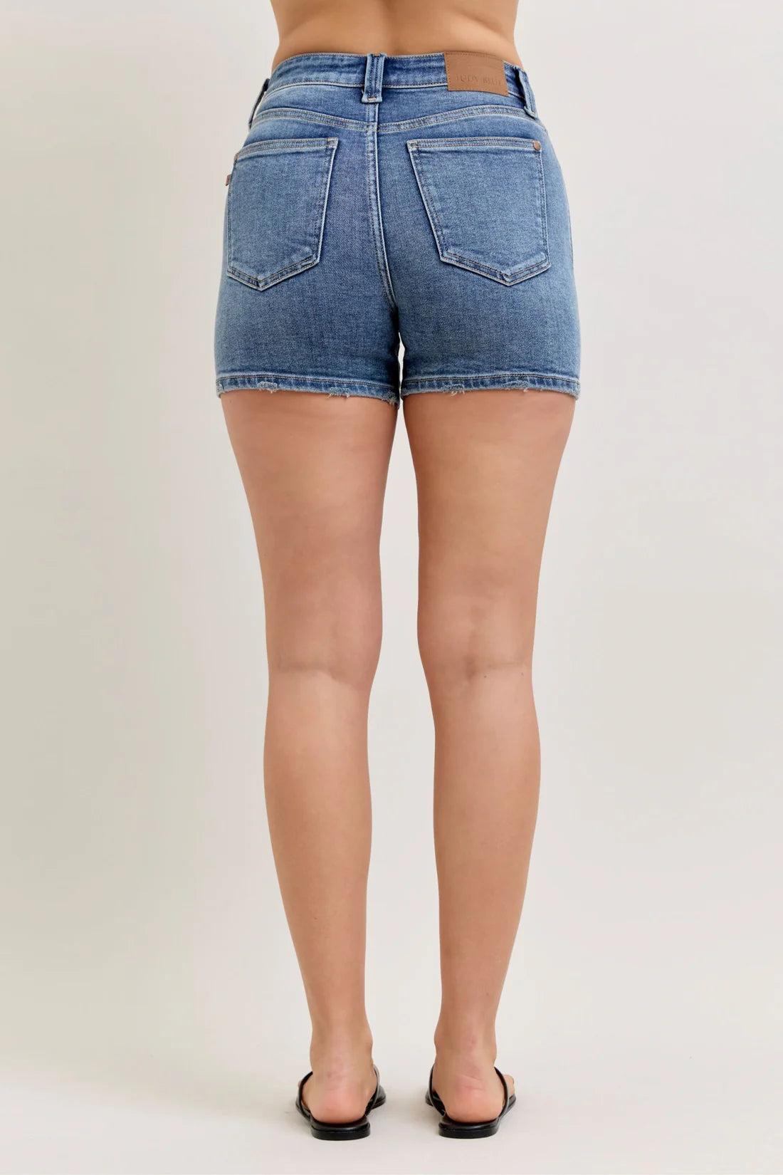 152112 High Waist Slim Short