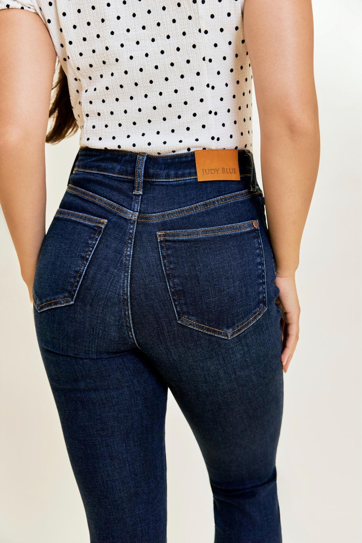 72127 High Waist Capri