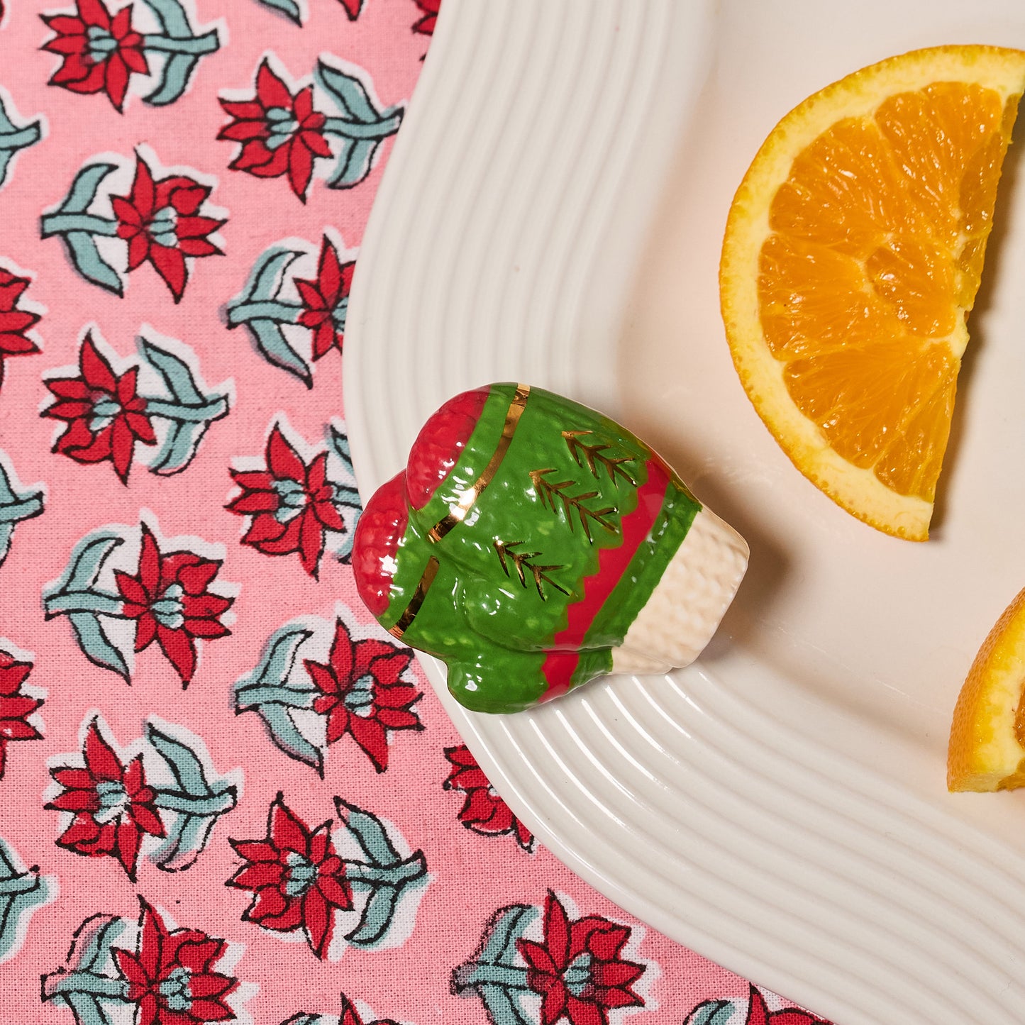 NEWEST A439 Smitten Mittens