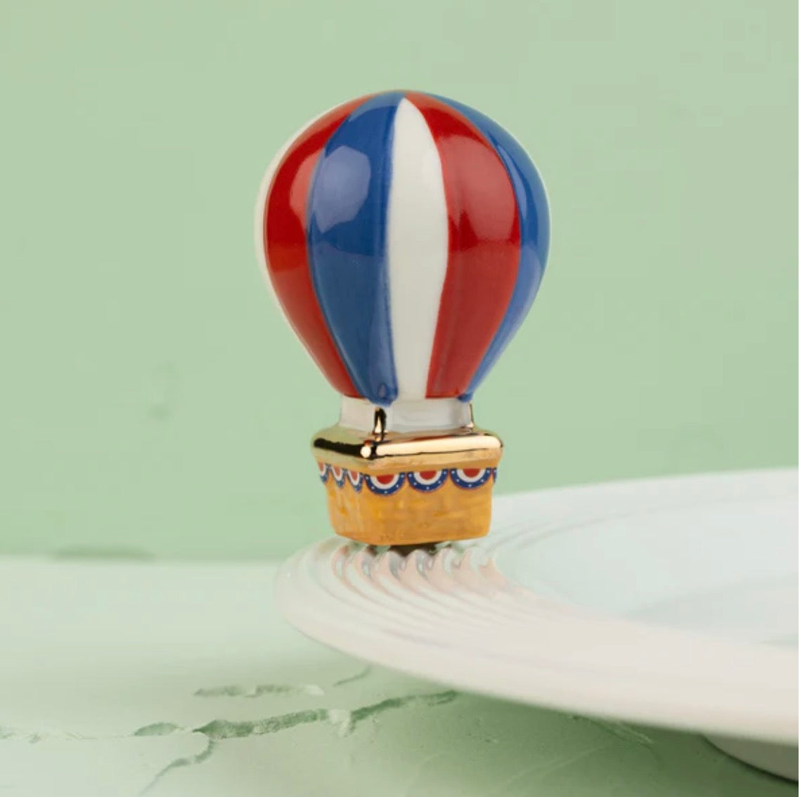 A452 New Red , White and Balloon