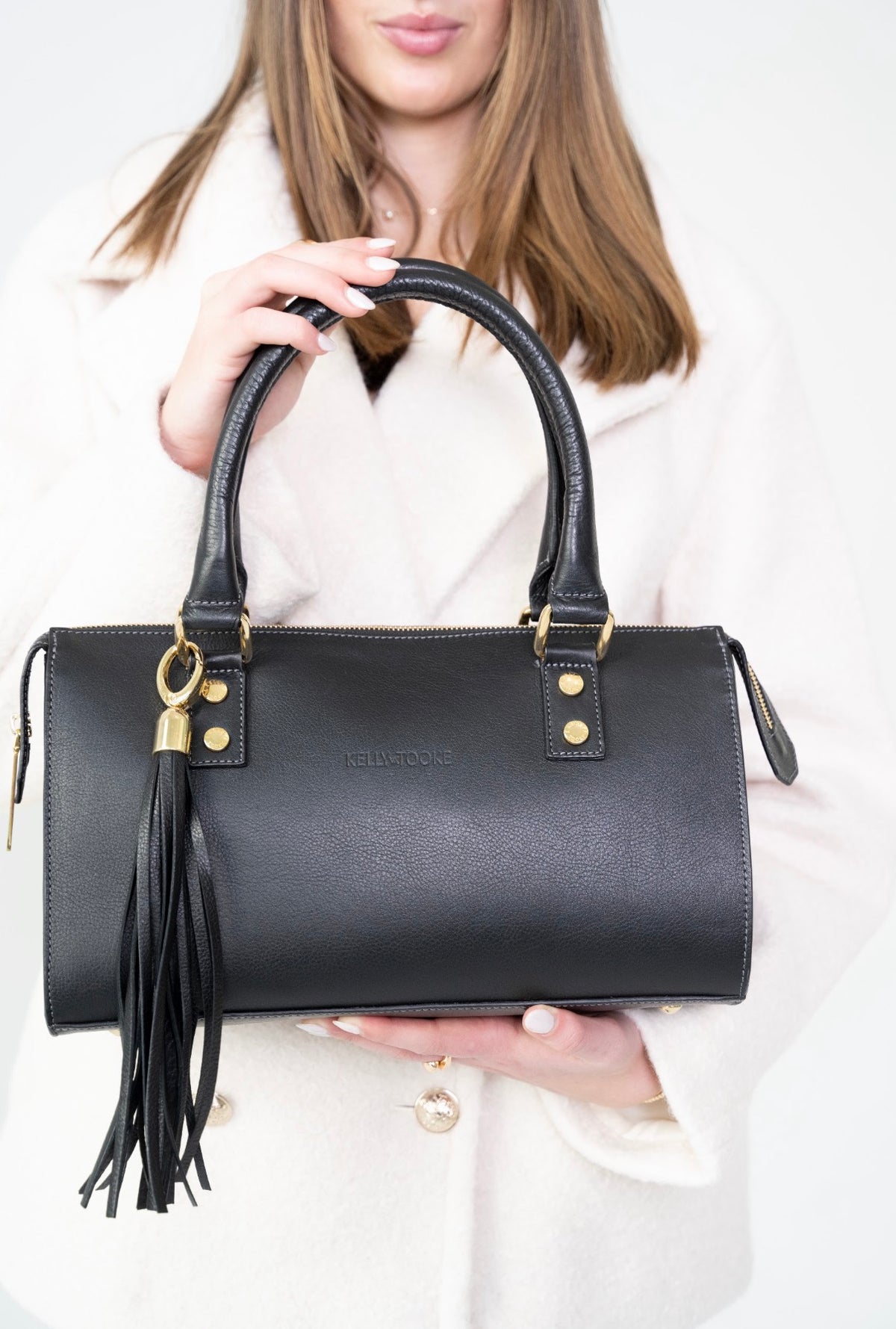 7074011 Medium Soho Black Emb