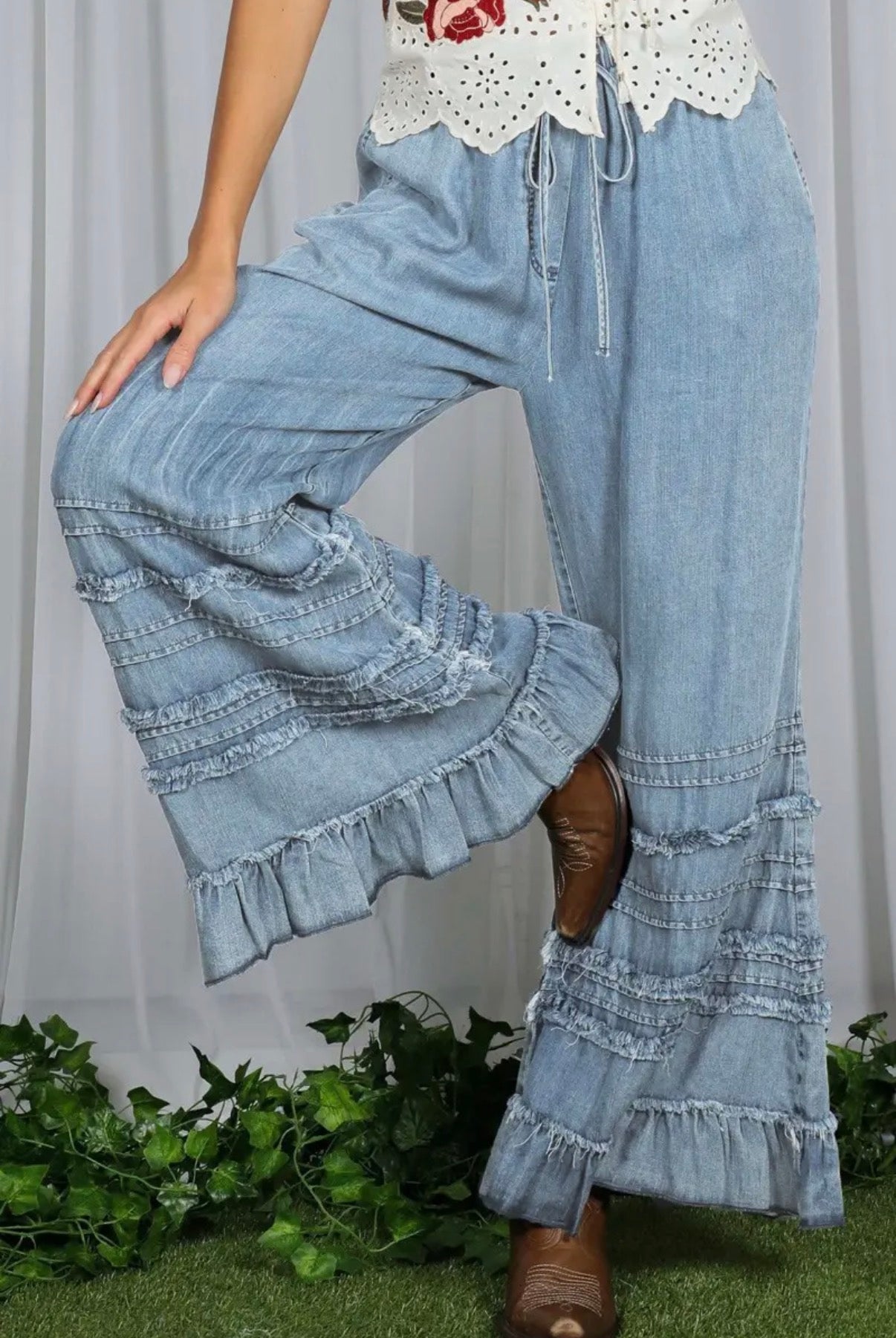 Flared Ruffle Hem Light Denim Chambary Crop Pants