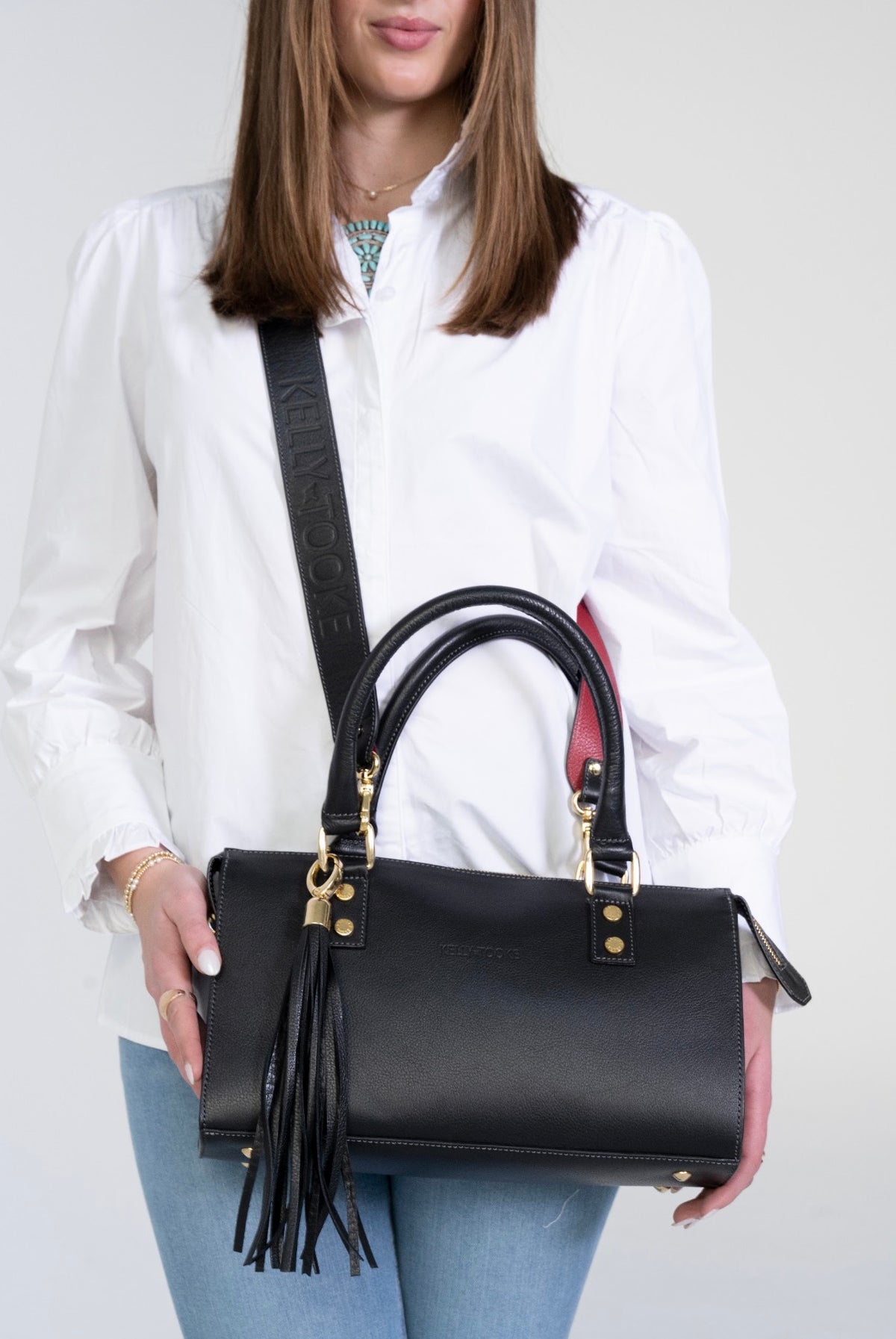 7074011 Medium Soho Black Emb