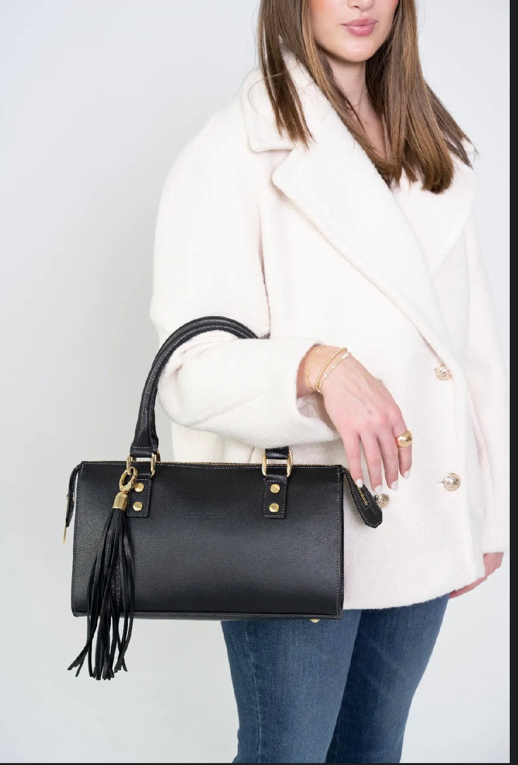 7074011 Medium Soho Black Emb