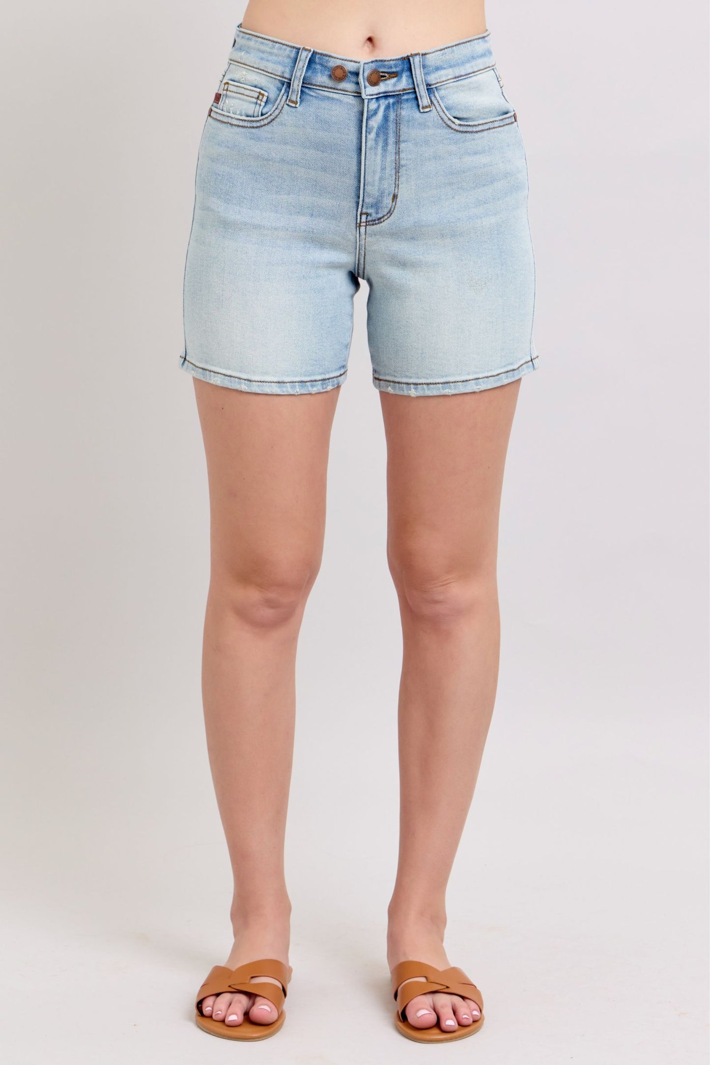 152100 Judy Blue Mid length dad short