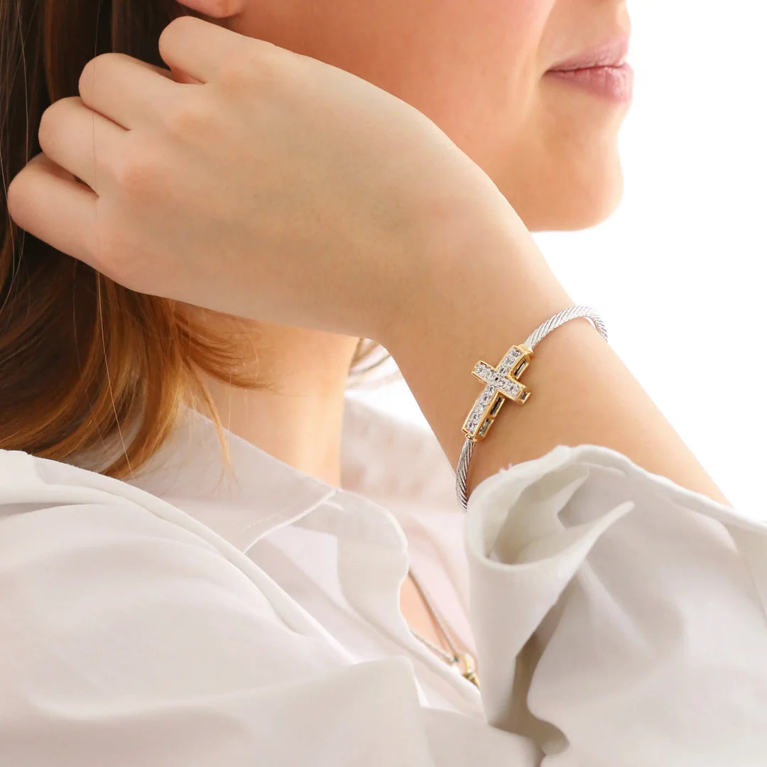 B5242-AF00 PAVE CROSS  SMALL WIRE CUFF