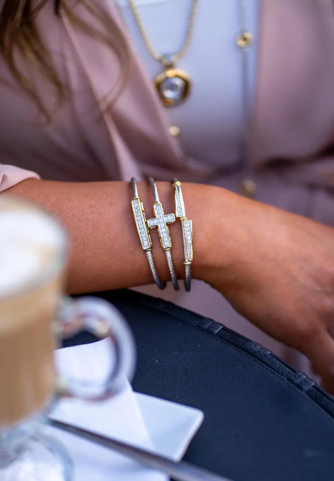 B5239-AF00 PAVE SINGLE ROW WIRE CUFF BRAC