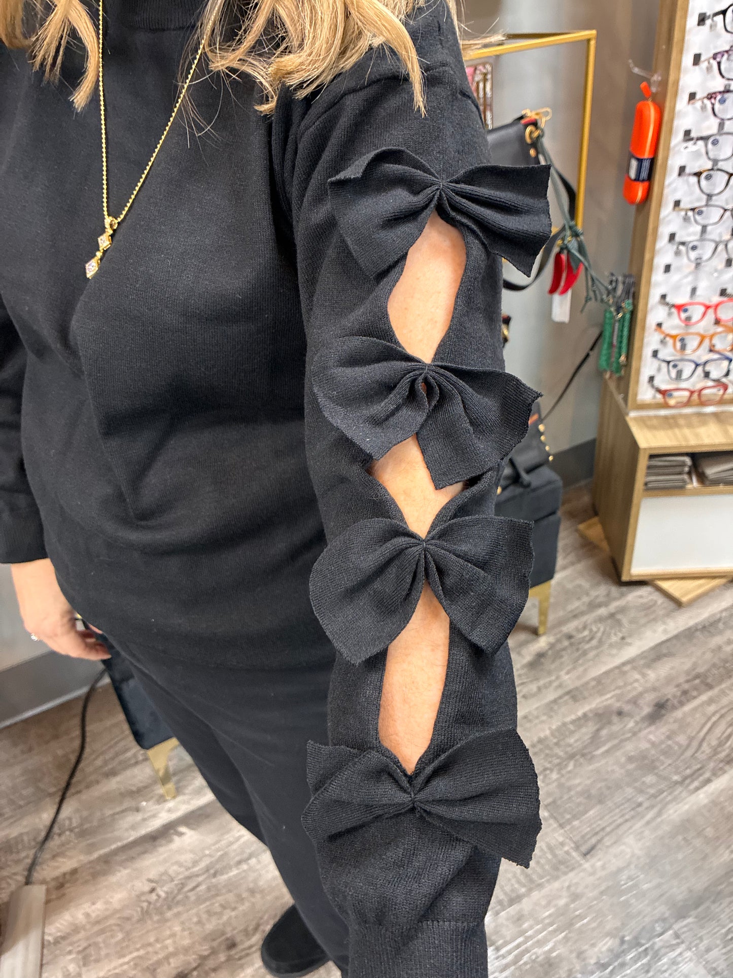Bow Embellished Crew Neck Long Sleeve Sweater - Black
