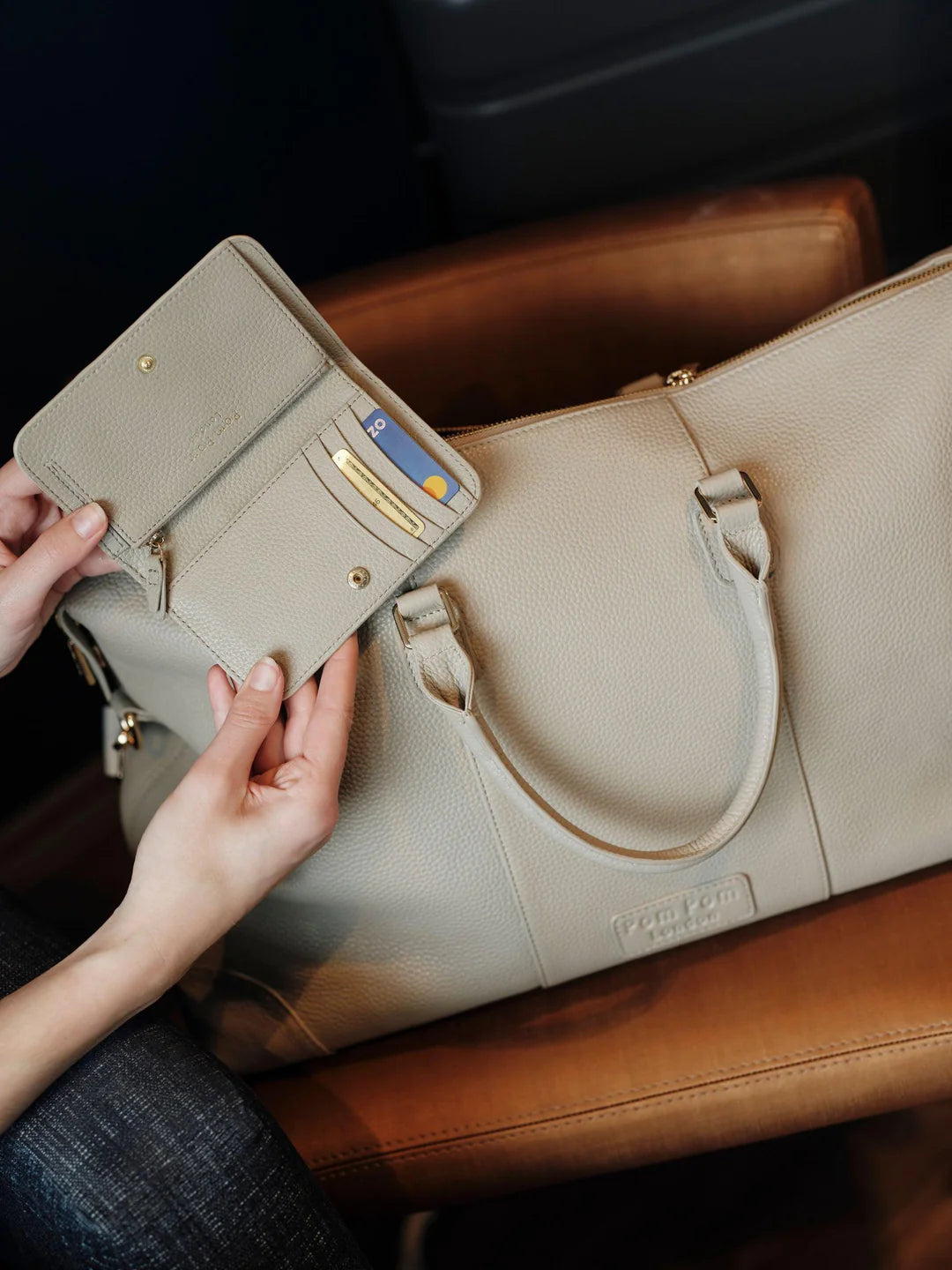 Chelsea Flat Small Wallet Stone