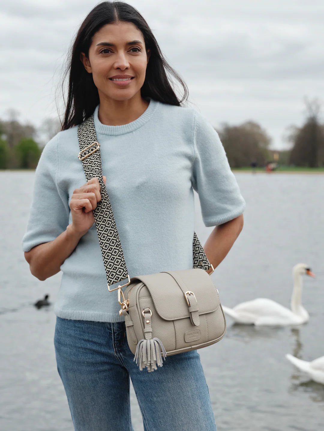 Finsbury Stone + 2 straps (Stone Weave Chain & Black Stone Twist Strap)
