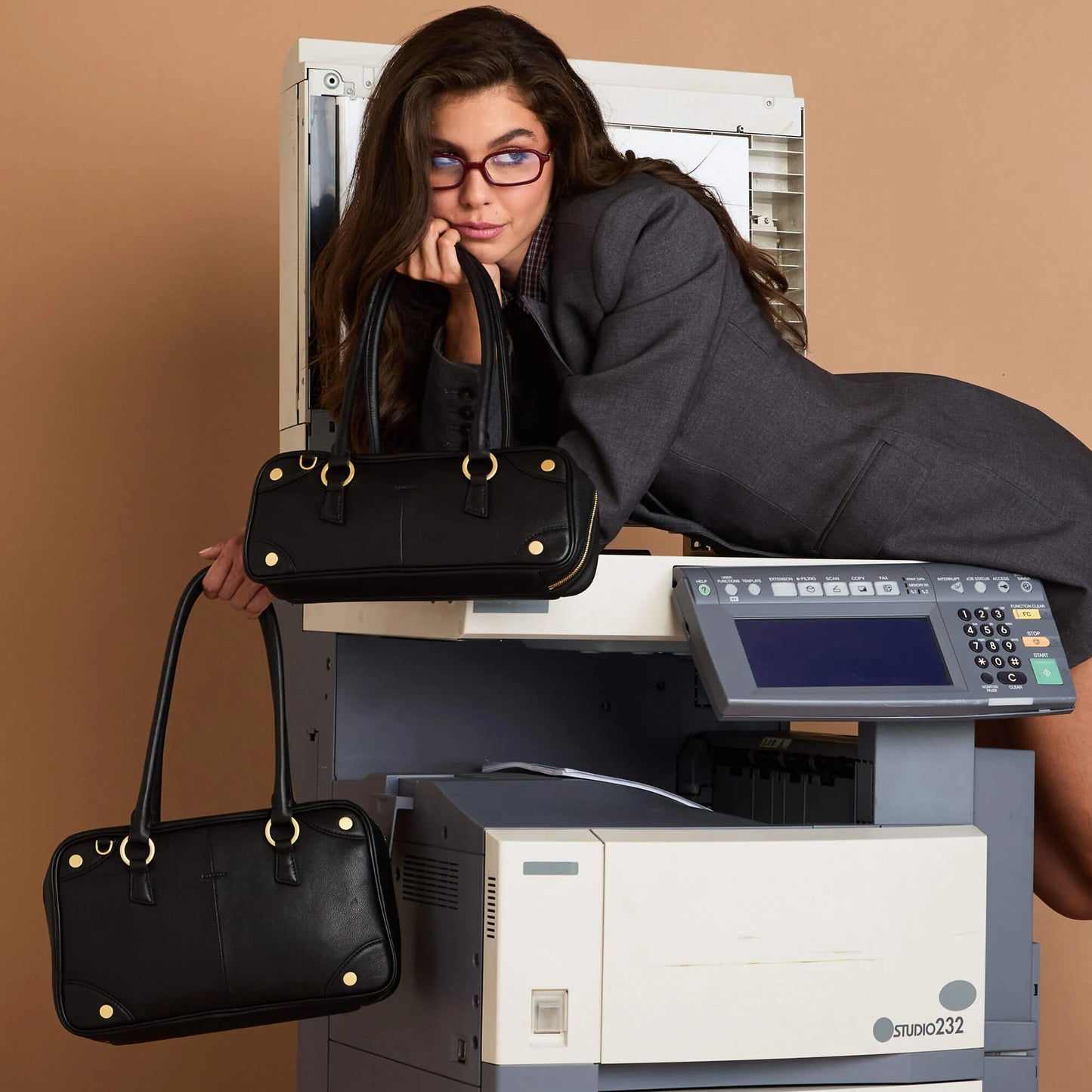 Meredith Small Black/Brushed Gold