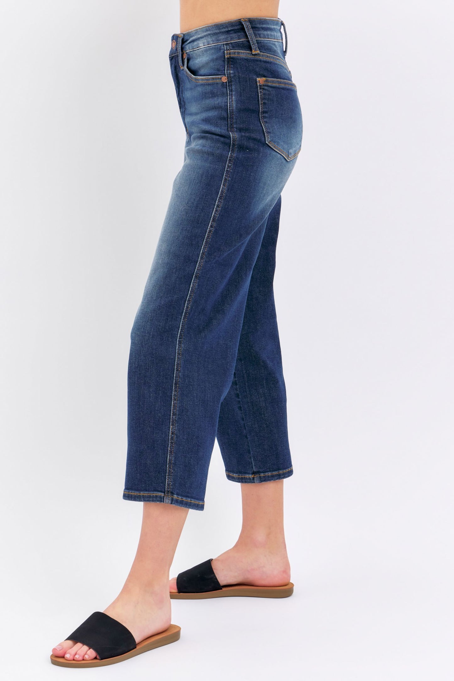 88876 Medium Wash  Flare Capri